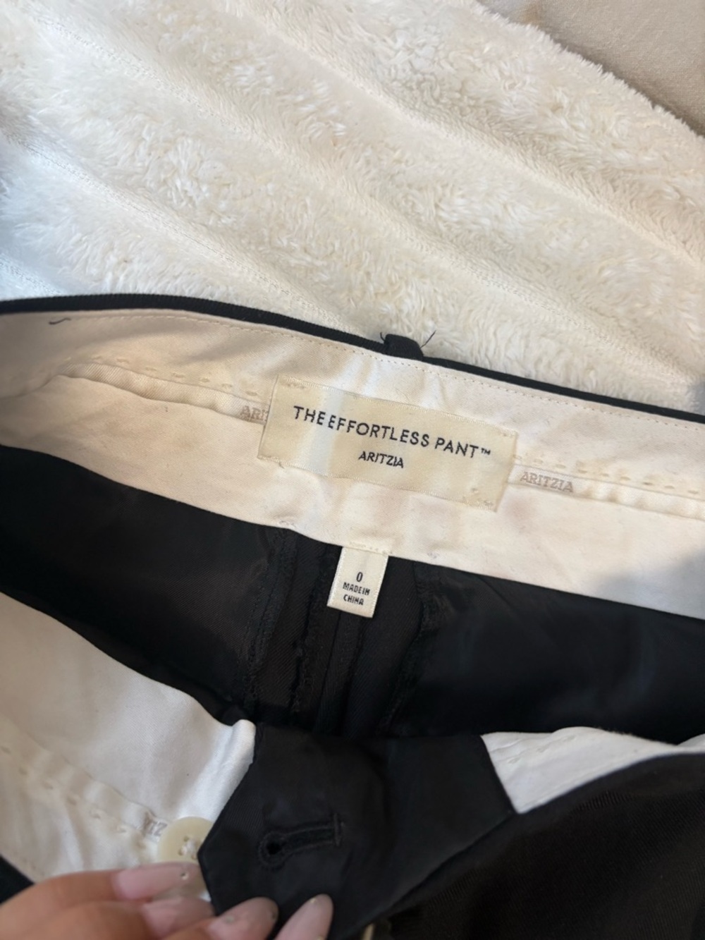 Aritzia Black The Effortless Pant Day Twill, Size 0 - Picture 15 of 16